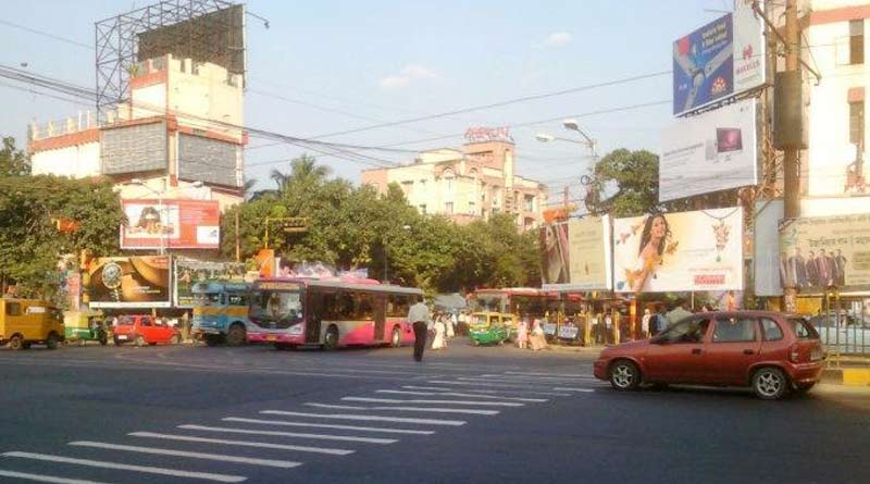 A woman died in road accident near Kalighat temple