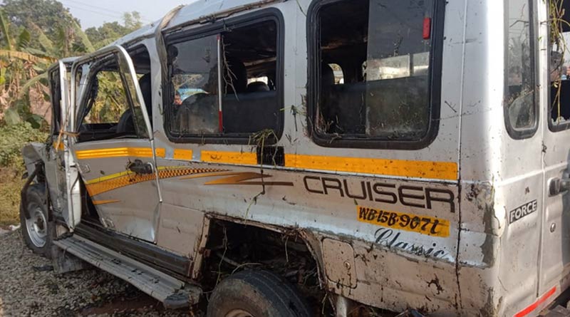 3 children critically injured for pull car accident in polba in Hooghly