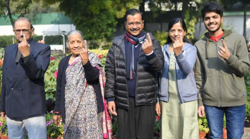 kejriwal-family-vote