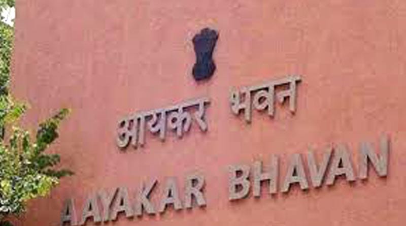 Income Tax dept conducts blanket raid in Kolkata | Sangbad Pratidin