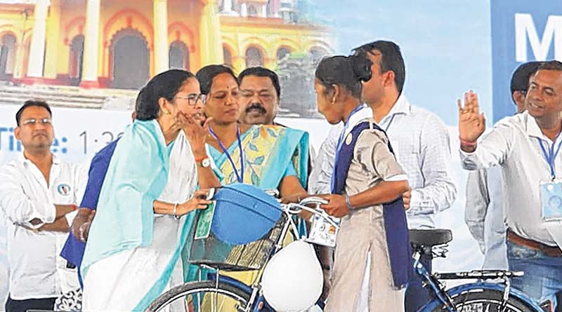 Mamata helps Student to get rid of tumour at Kaliaganj