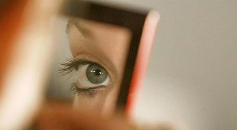Corona virus can linger in patients' eyes for days after symptoms disappear