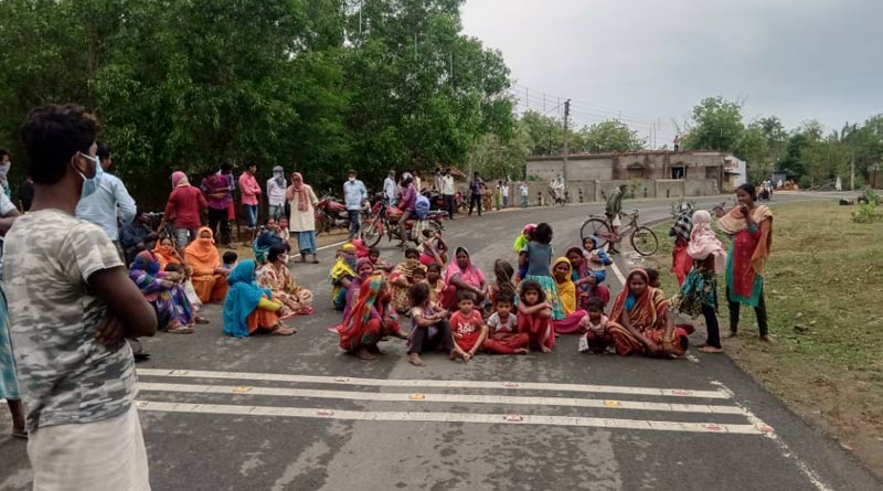 Durgapur, Purulia locals protest corruption at ICDS centres