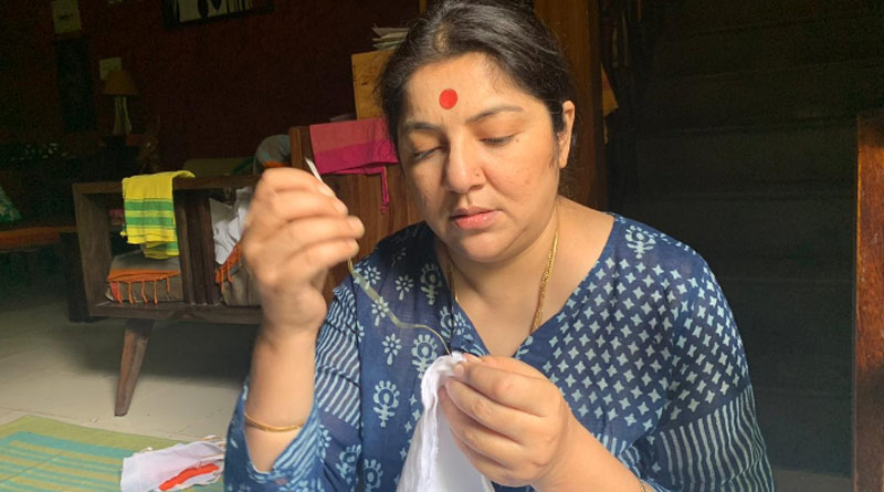 West Bengal BJP women cell made 50 thousand face masks