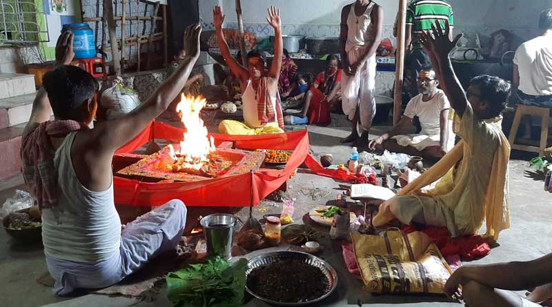 Yagna to stop spreading Coronavirus in Bankura sparks Controversy