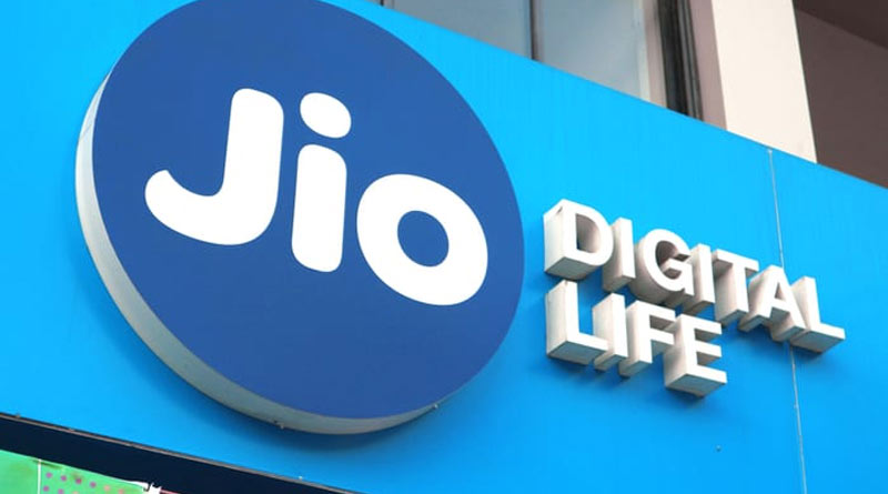 Reliance Jio has launched a Rs 2,999 annual recharge pack, which offers a number of additional benefits | Sangbad Pratidin