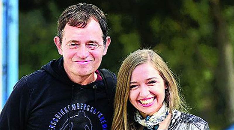 Kibu Viccuna and his wife show solidarity to Kolkata over Amphan