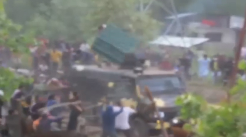violence breaks out at encounter site of Hizbul terror chief Riyaz Naikoo
