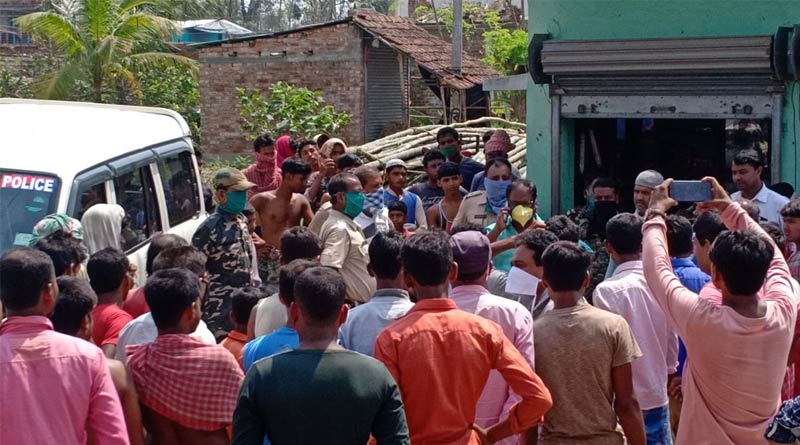 Villagers of deganga stage protest demanding electricity
