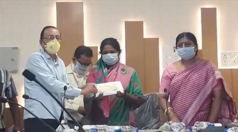 State Govt gave 2.5 lakh check whose family who lost members in amphan