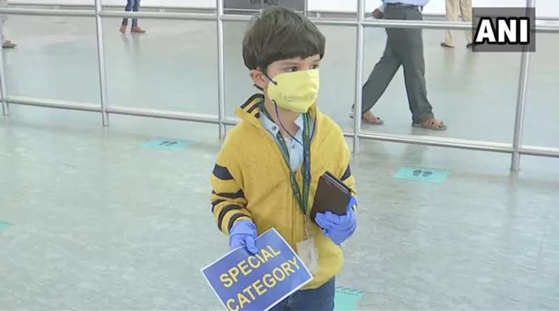 5 years old boy flies alone from Delhi to Bengaluru to meet mother