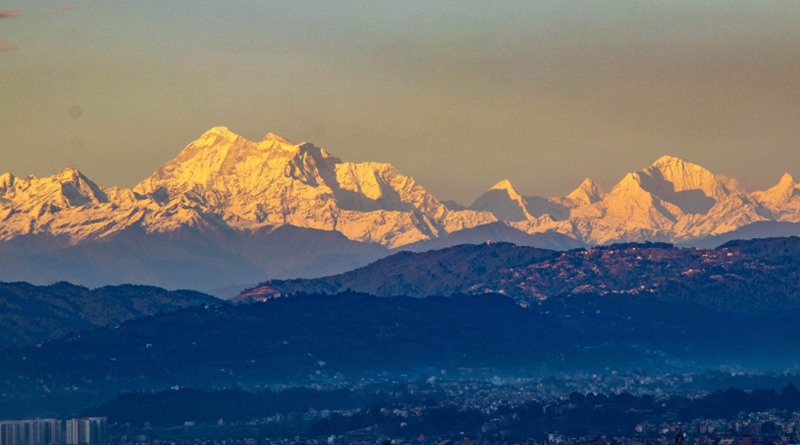 Kathmandu valley see Mount Everest as lockdown cuts pollution