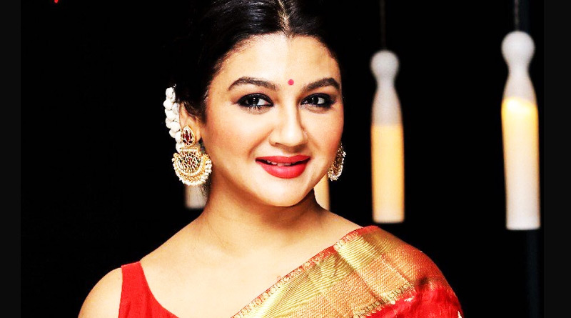 Actress Jaya Ahsan sings Rabindra Sangeet on Tagore's birth anniversary