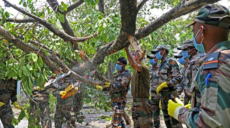 Indian Army working very fast to clear the roads of Kolkata