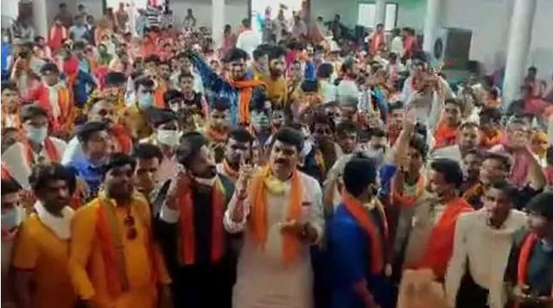 Madhya Pradesh Minister Violates Social Distancing