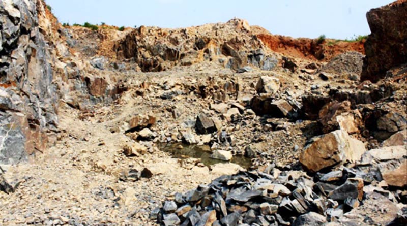 Illegal Black stone smuggling in Purulia, Barabazar