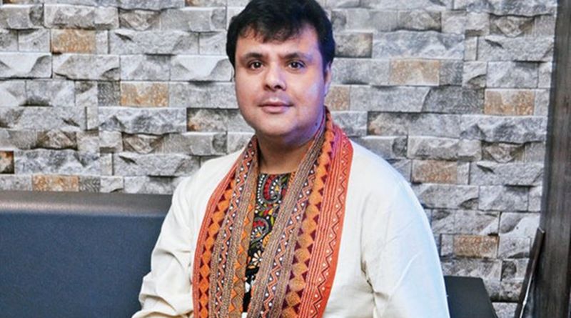 Sujoy Prasad stopped to enter a elite club for using toilet