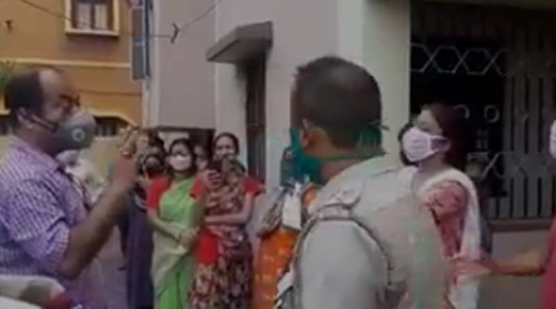 Neighbours obstructed an bdo to enter her house in Arambagh