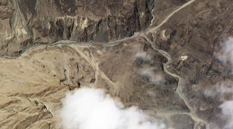 Unseen video of Galwan Valley clash surfaces, shows Indian and Chinese soldiers fight | Sangbad Pratidin