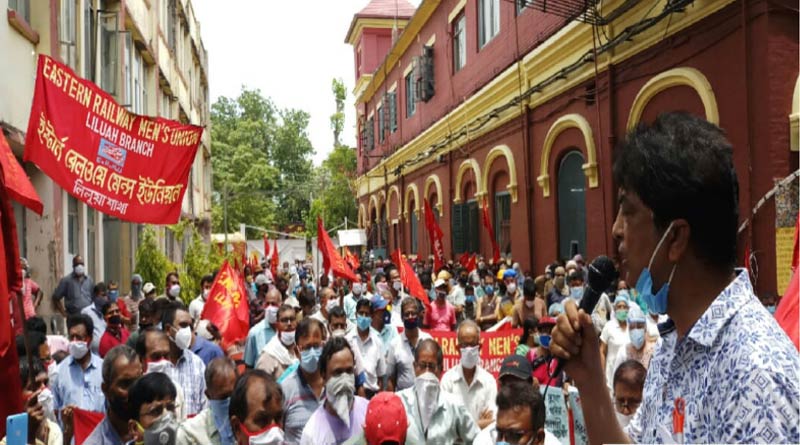Employees of Eastern Railways stage protest against privatization bid