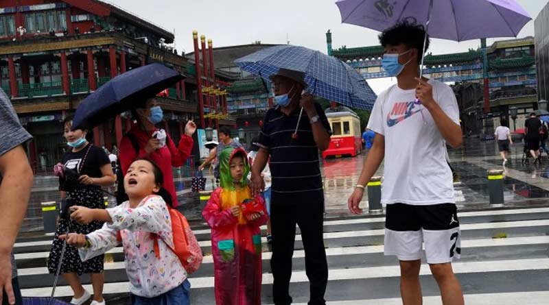 People allowed without mask at the streets of Beijing