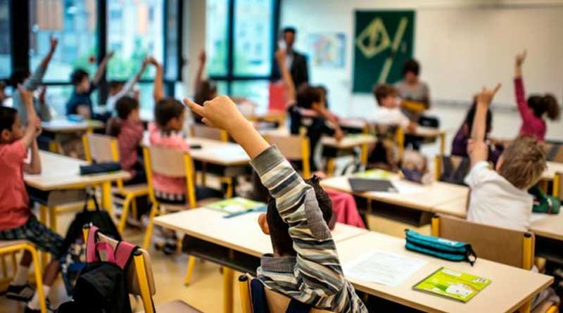 one lakh students corona positive in USA after school reopen