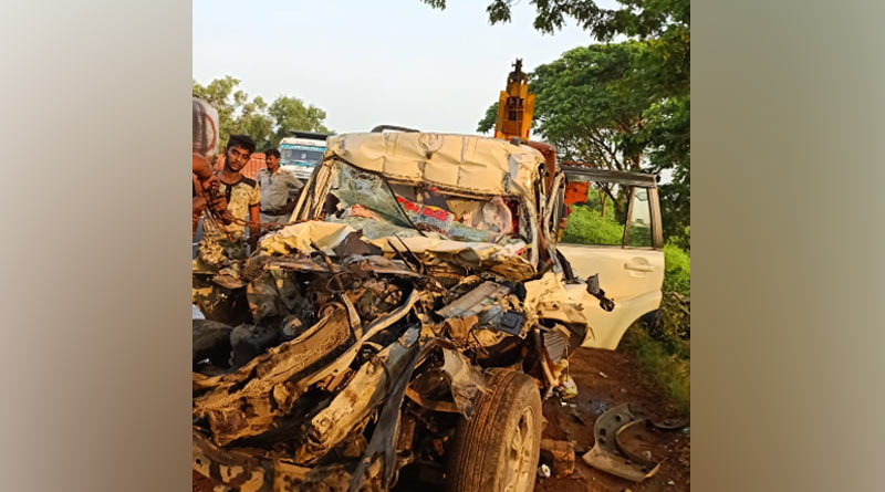 First woman OC of Kolkata police Debasree Chatterjee and other 2 died at accident at Hooghly
