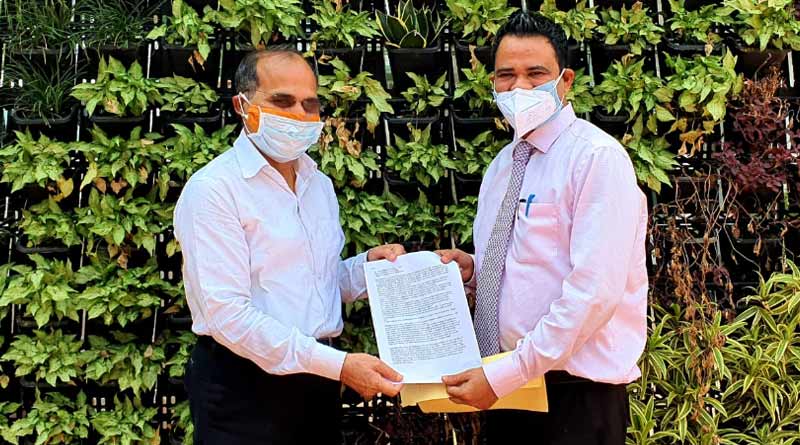 After meeting with Priyanka Gandhi, Dr. Kafeel Khan meets Adhir Ranjan Chowdhury today| Sangbad Pratidin