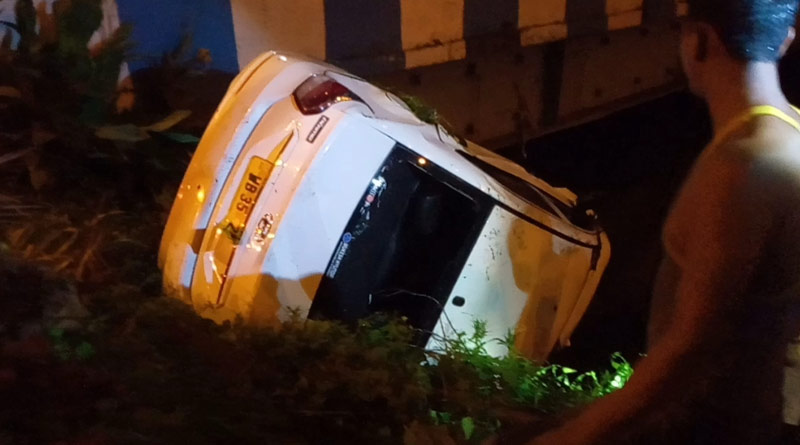 Car driver losses control, takes a dive in Kestopur canal, passenger dies