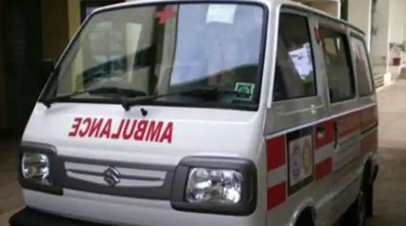 Woman in Telangana Delivers Baby On Road As Ambulance Runs Out Of Fuel | Sangbad Pratidin