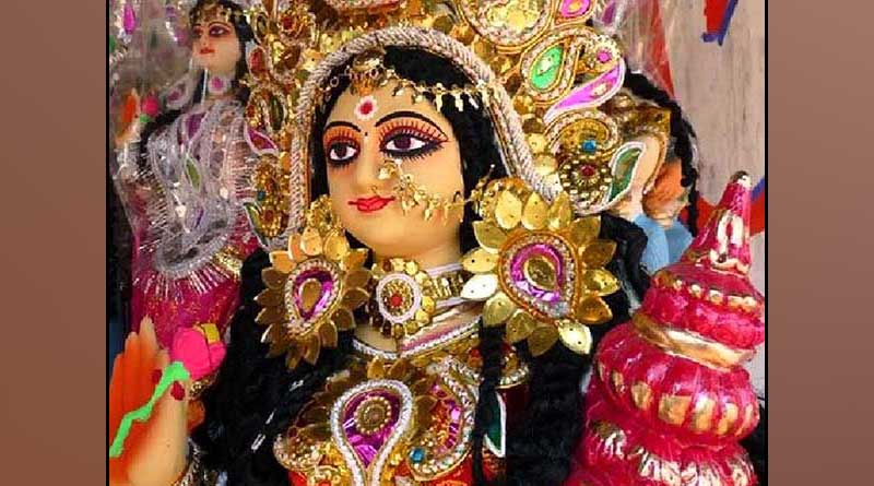 Due to financial crisis, Laxmi puja is being cut in Katwa area | Sangbad Pratidin