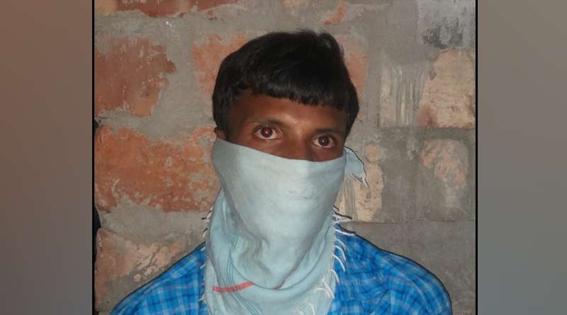 A minor girl save herself from a youth who tried to molest her in S24 PGS | Sangbad Pratidin