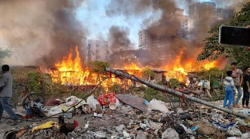 Kolkata municipality provides financial assistance to the victims of the Tapasia fire