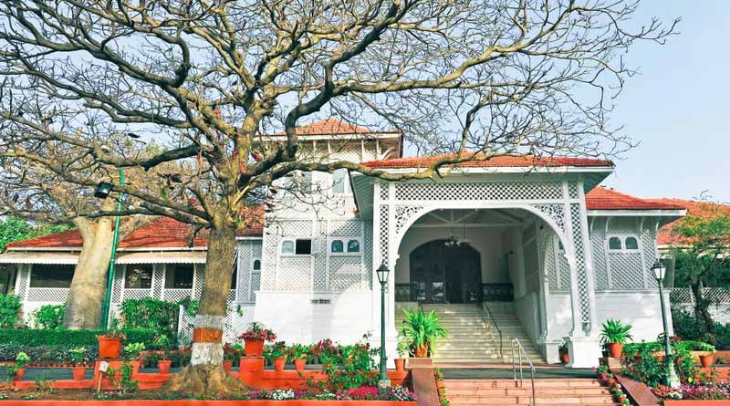 Hindu group members demands large place for worshipping in Maharashtra's Raj Bhavan। Sangbad Pratidin