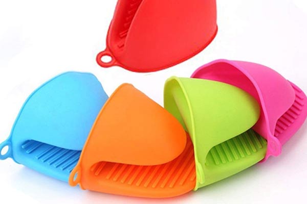 Silicone grip mittens