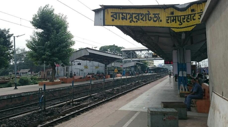 Delay in starting local train service at non suburnban as none from Rail atteneded meeting called by the State Govt.| Sangbad Pratidin