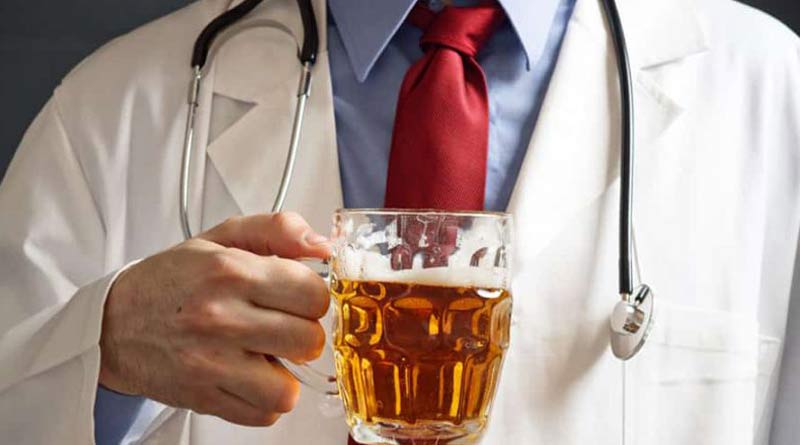Drunk doctor of Chennai flees with police vehicle after he was stopped for drinking and driving | Sangbad Pratidin