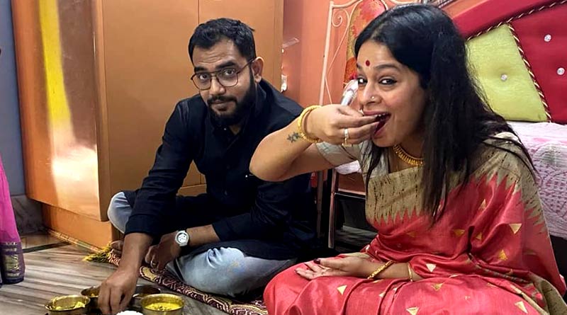 Singer Iman Chakraborty’s wedding rituals with Aiburobhaat alongside beau Nilanjan Ghosh | Sangbad Pratidin