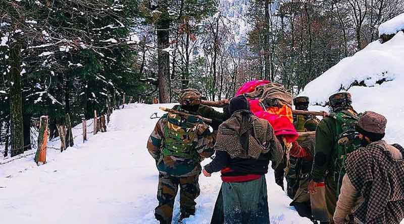 Army jawans wade through knee-deep snow to carry pregnant woman to hospital | Sangbad Pratidin