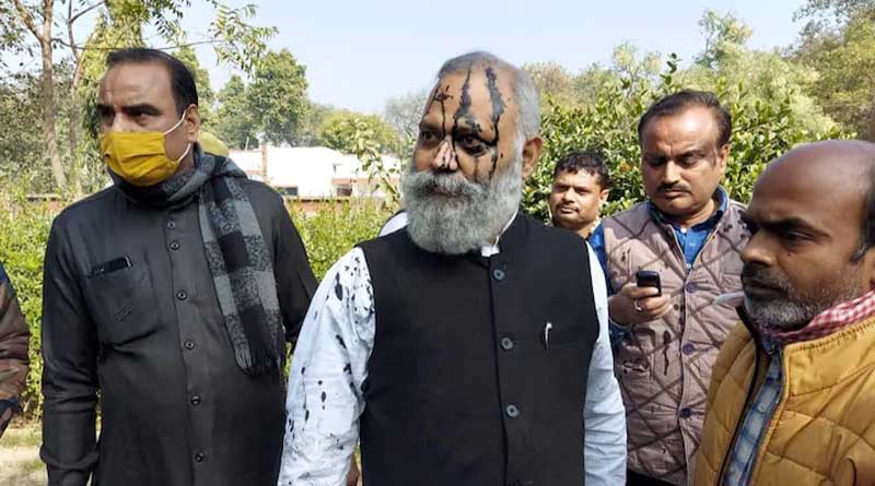 Man Who Threw Ink at AAP’s Somnath Bharti, Facilitated Given Rs 51,000 Cash Prize for His Act | Sangbad Pratidin