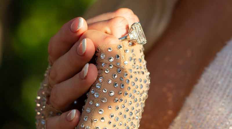 Paris Hilton gets 2 million dollar ring as wedding proposal | Sangbad Pratidin