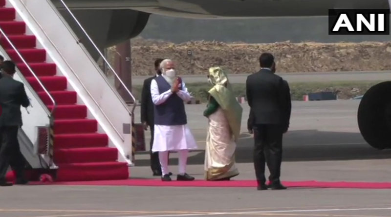 Narendra Modi had been received by Bangladesh PM Sheikh Hasina while visiting there to attend the programme of 'Mujibbarsha'| Sangbad Pratidin