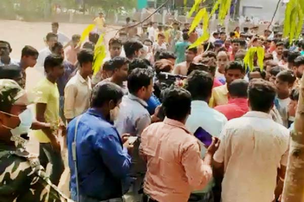WB polls: Voters allege EVM rigging in favour of BJP at Kanthi Dakshin