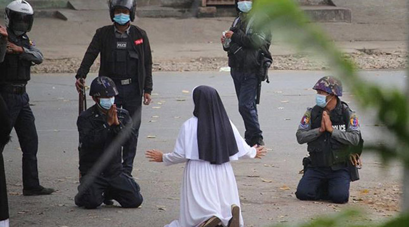 Mayanmar nun defies soldiers to protect child | Sangbad Pratidin