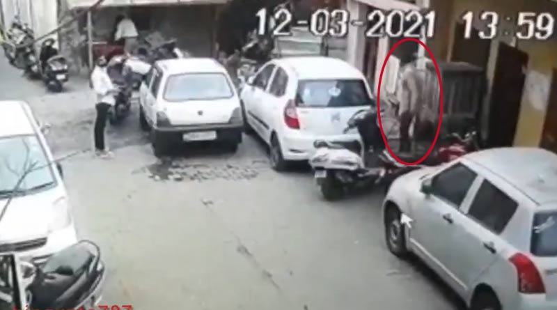 Meerut youths steal woman undergarments on way to offer Namaz in Uttar Pradesh | Sangbad Pratidin