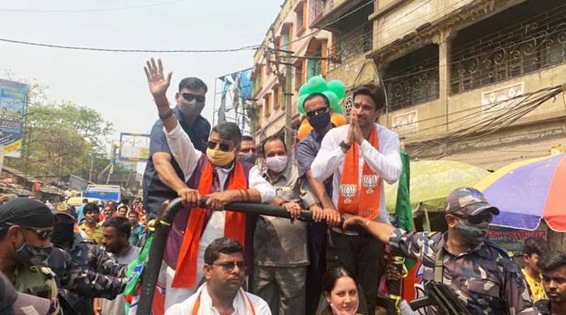 WB Assembly Election: staffs of Election commission as they crowded with BJP's star candidate Yash Dasgupta |Sangbad Pratidin