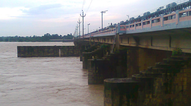 4 boys drown at Damodar river in Durgapur, 4 others are admitted to the hospital | Sangbad Pratidin