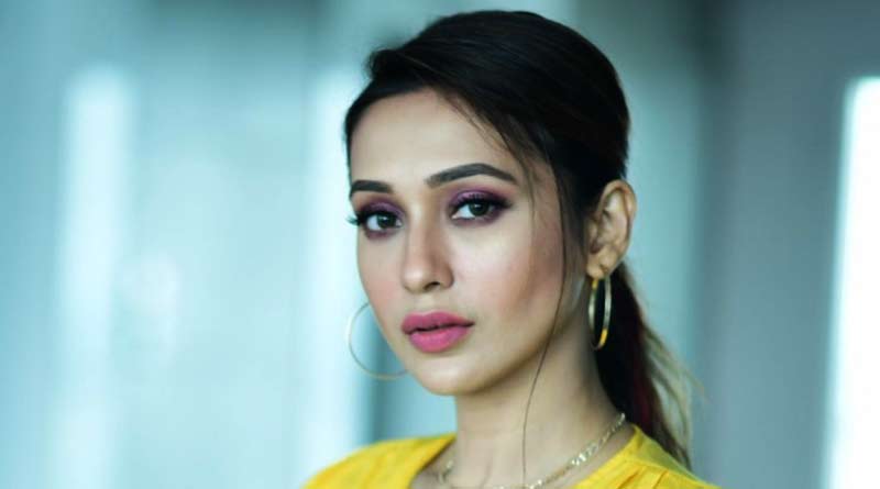 Mimi Chakraborty shares sored leg's picture on Instagram Story | Sangbad Pratidin