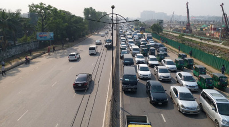 Road jam in Dhaka ahead of strong lockdown in Bangladesh amidst corona crisis | Sangbad Pratidin