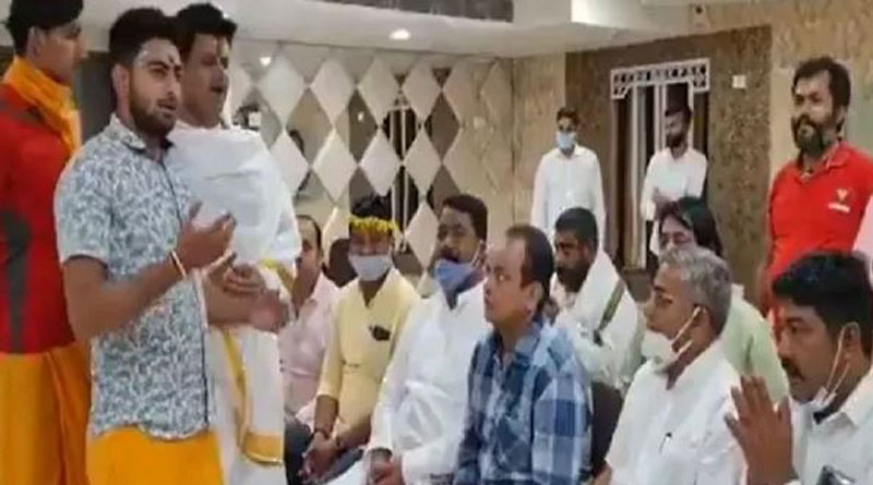 Congress MLA Irfan Ansari performs puja at Baidyanath Dham, BJP MP demands his arrest । Sangbad Pratidin